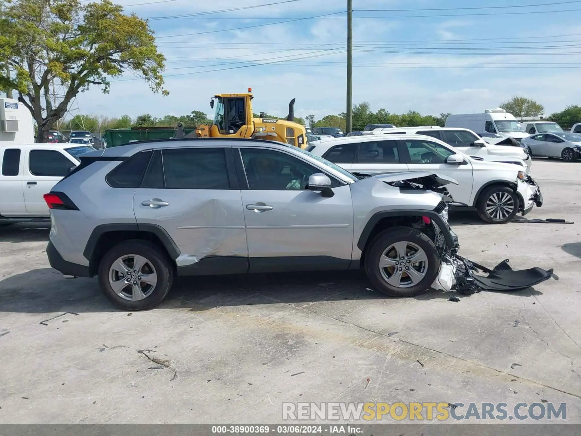 13 Photograph of a damaged car 4T3RWRFV1NU079338 TOYOTA RAV4 2022