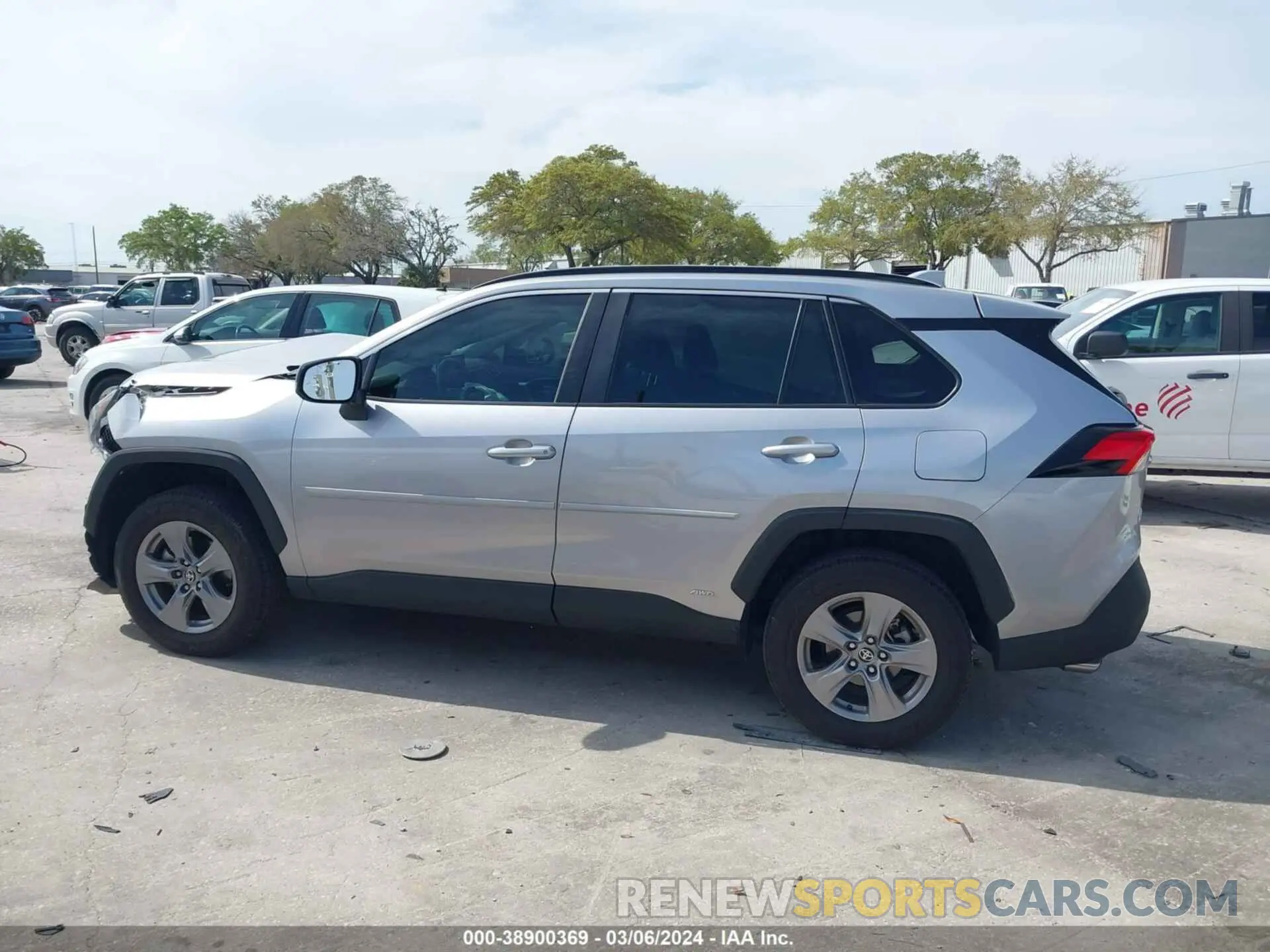 14 Photograph of a damaged car 4T3RWRFV1NU079338 TOYOTA RAV4 2022