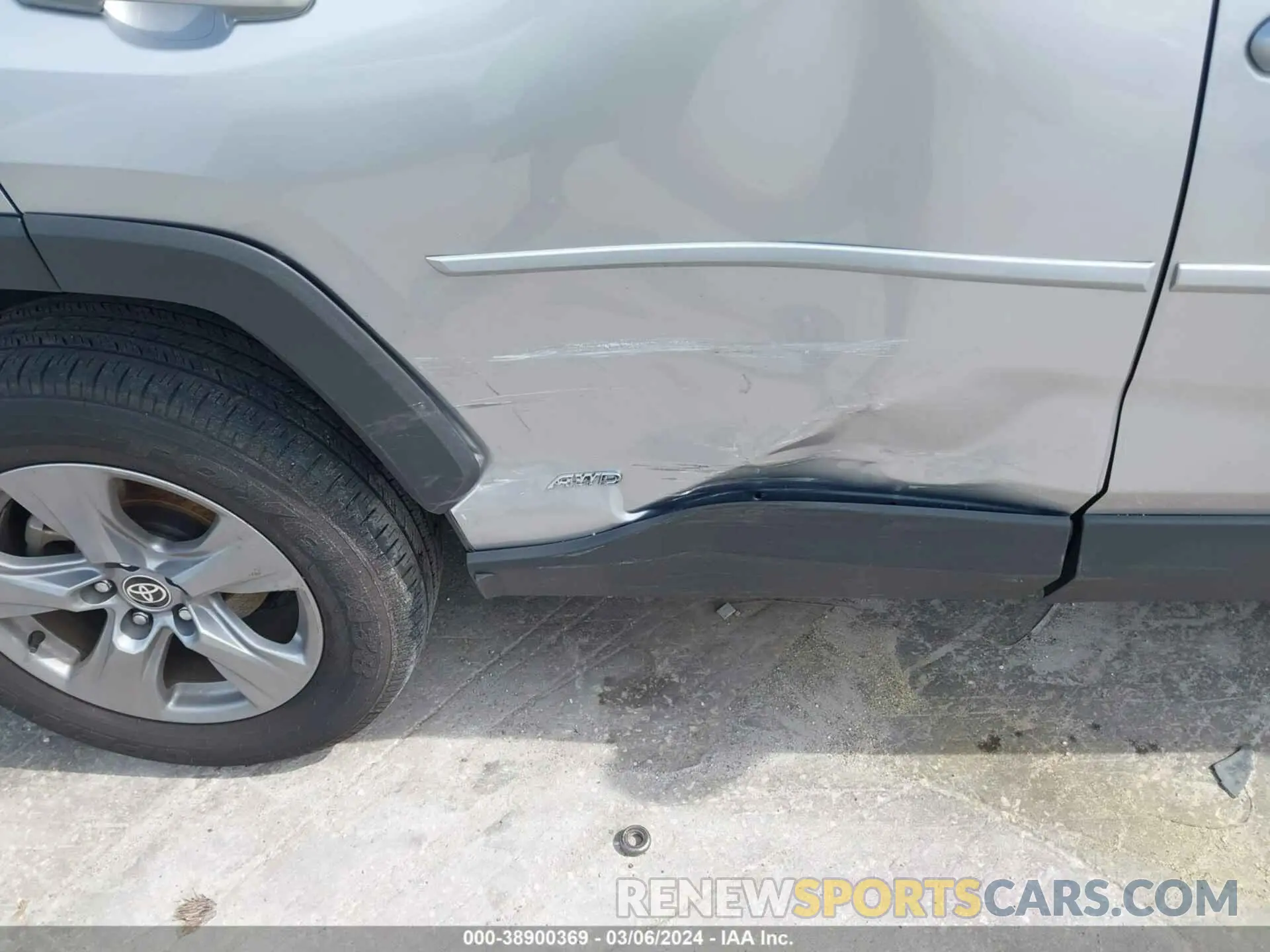 18 Photograph of a damaged car 4T3RWRFV1NU079338 TOYOTA RAV4 2022