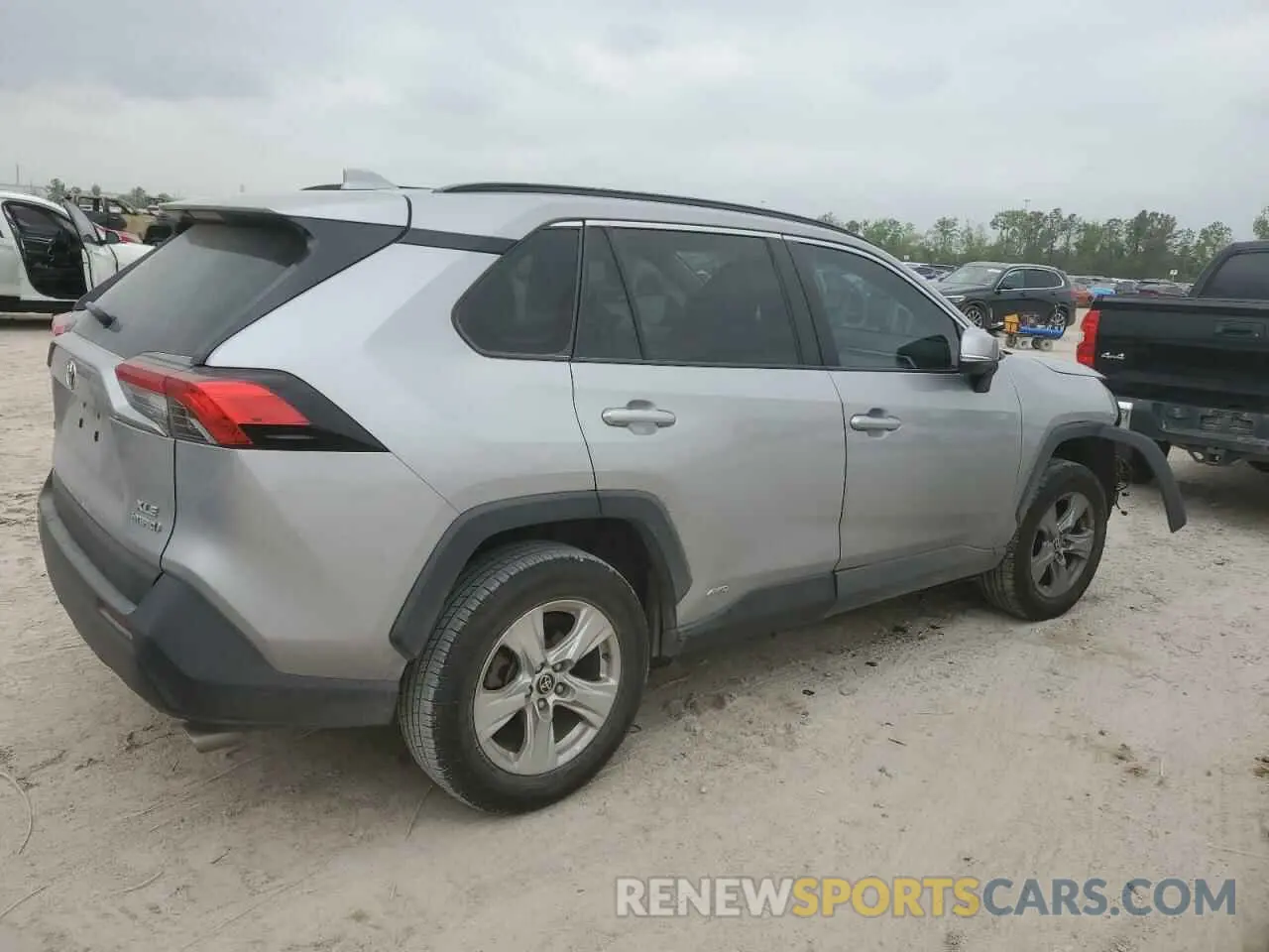 3 Photograph of a damaged car 4T3RWRFV6NU052605 TOYOTA RAV4 2022