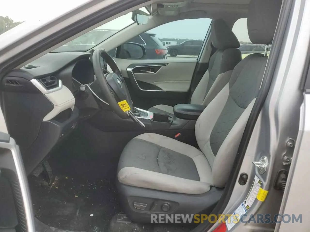 7 Photograph of a damaged car 4T3RWRFV6NU052605 TOYOTA RAV4 2022
