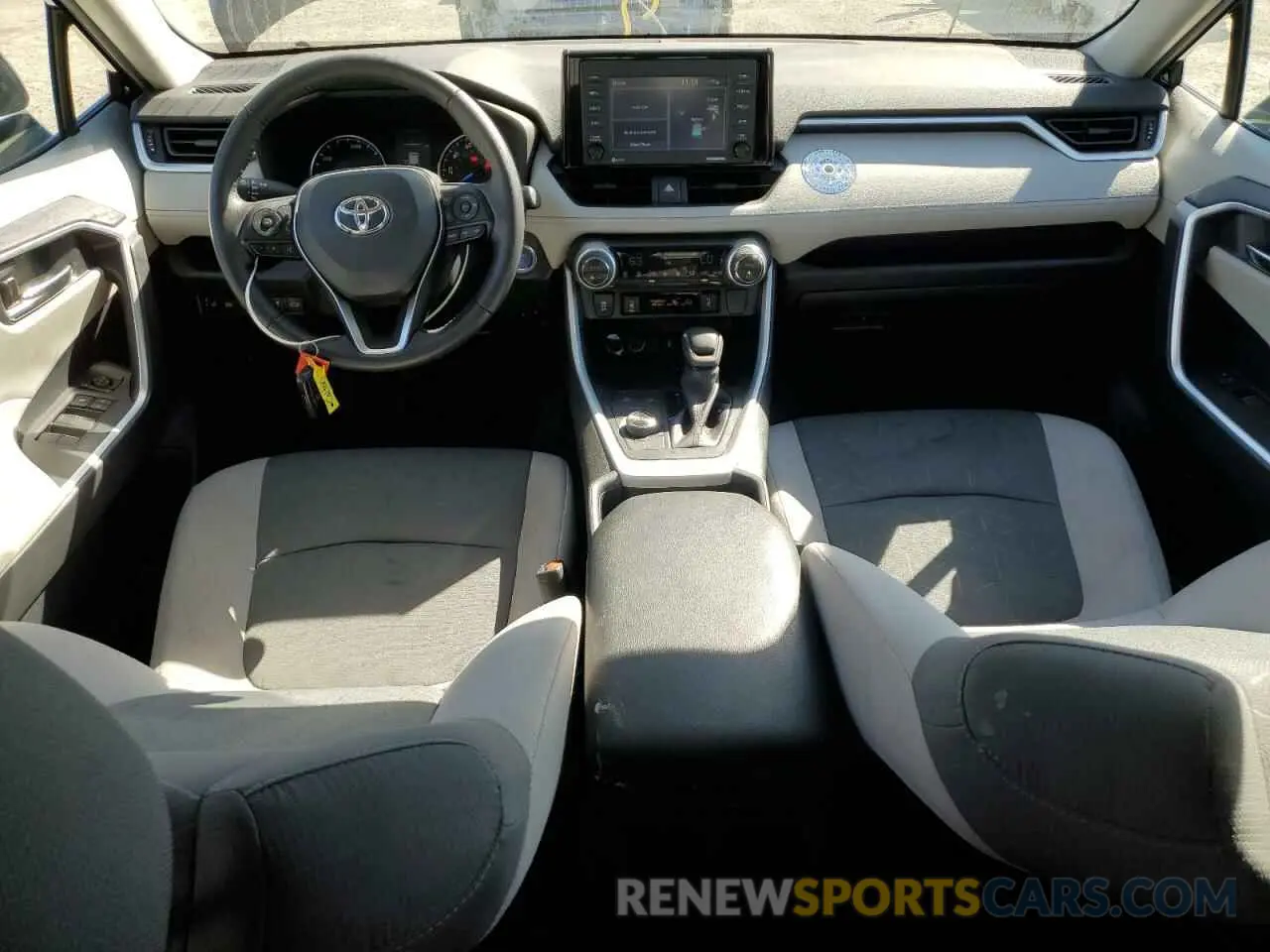 8 Photograph of a damaged car 4T3RWRFV8NU052363 TOYOTA RAV4 2022