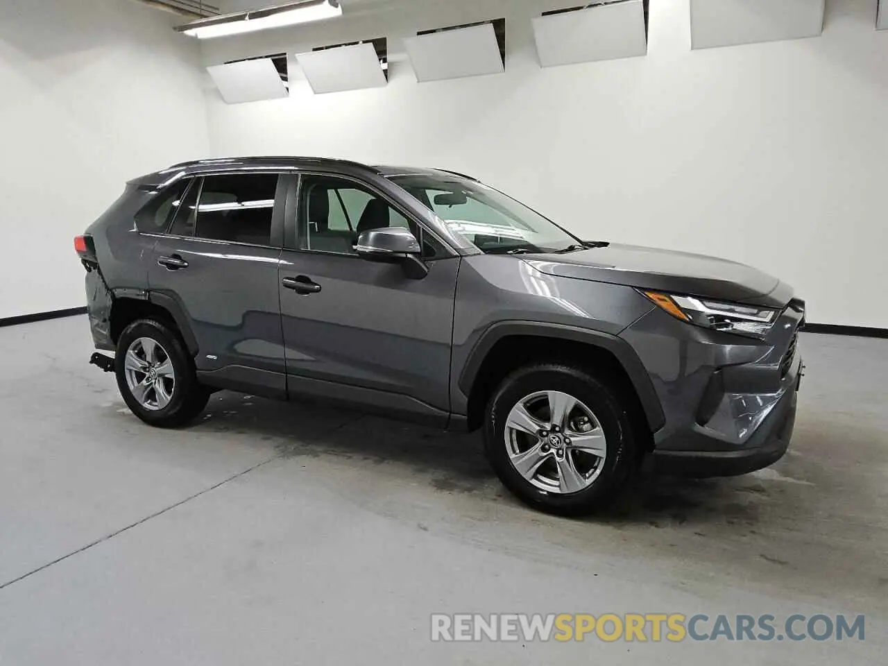 4 Photograph of a damaged car 4T3RWRFV8NU060379 TOYOTA RAV4 2022