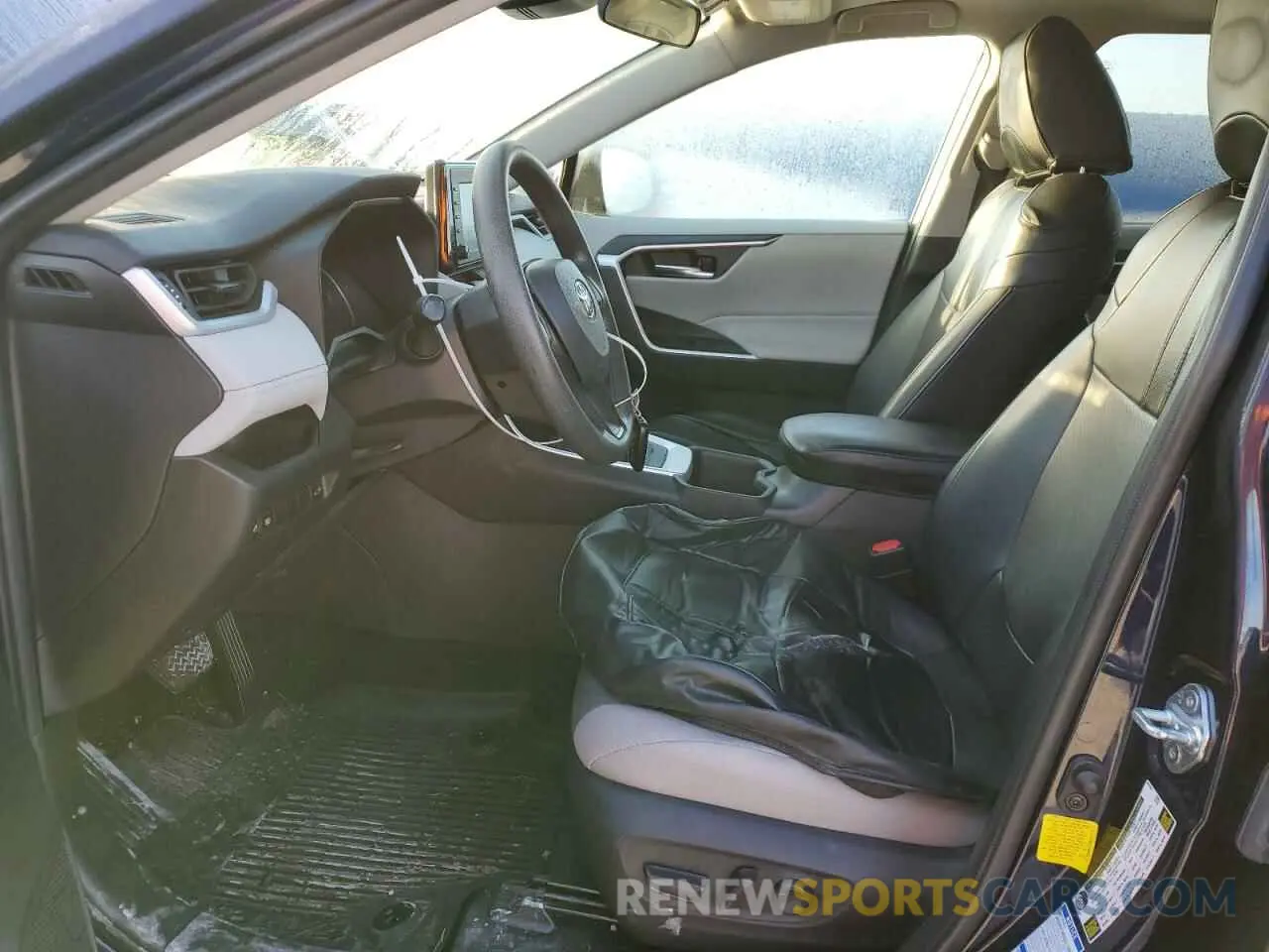 7 Photograph of a damaged car 4T3RWRFV9NU057572 TOYOTA RAV4 2022