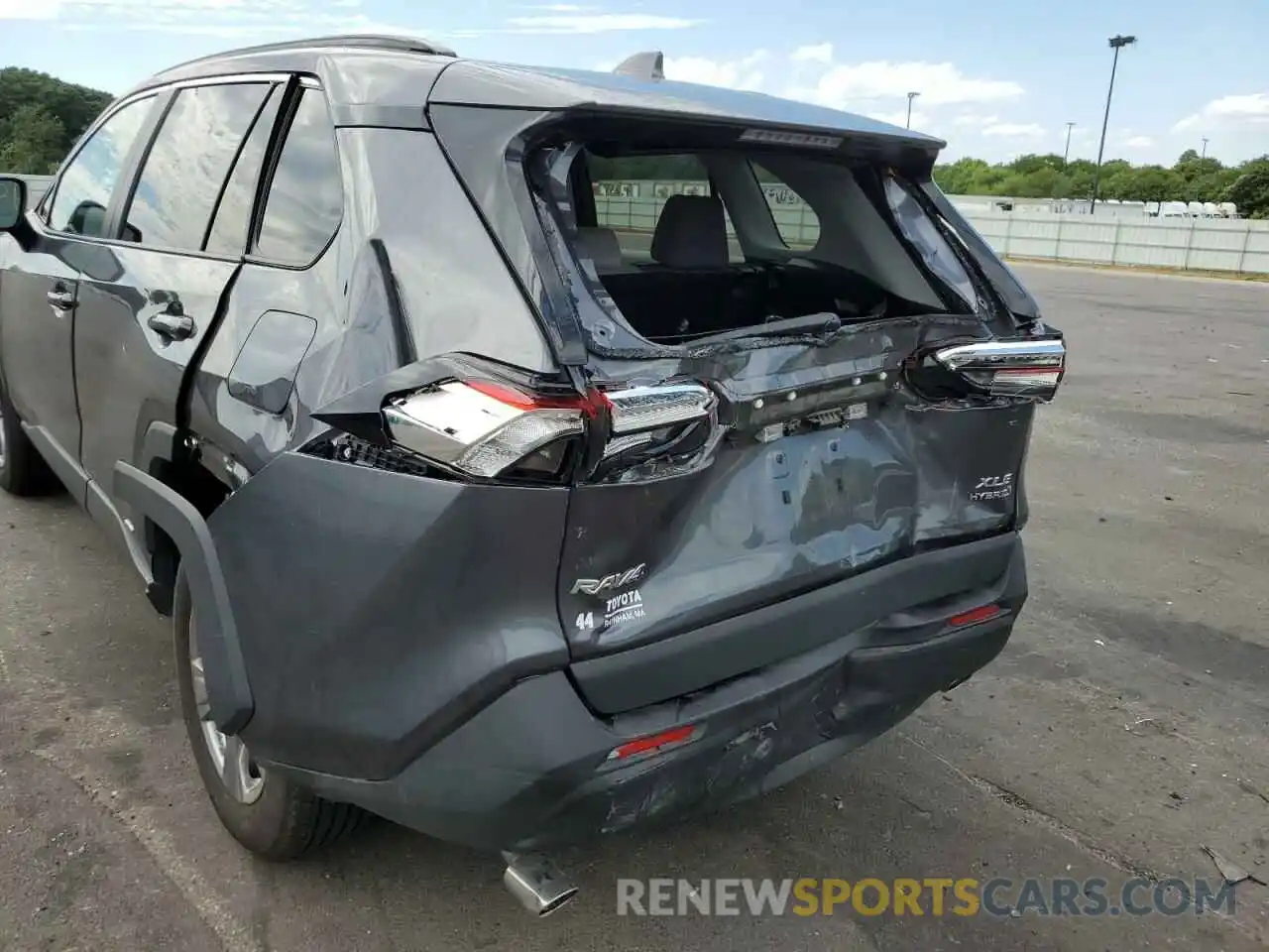 9 Photograph of a damaged car 4T3RWRFV9NU060309 TOYOTA RAV4 2022