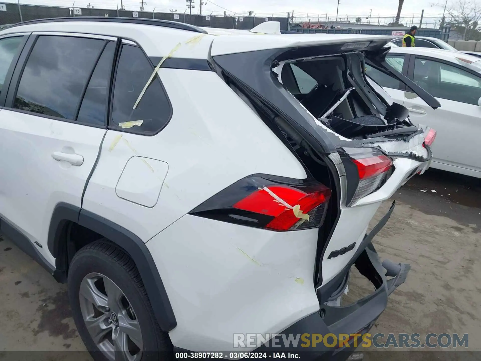 17 Photograph of a damaged car 4T3RWRFVXNU055152 TOYOTA RAV4 2022