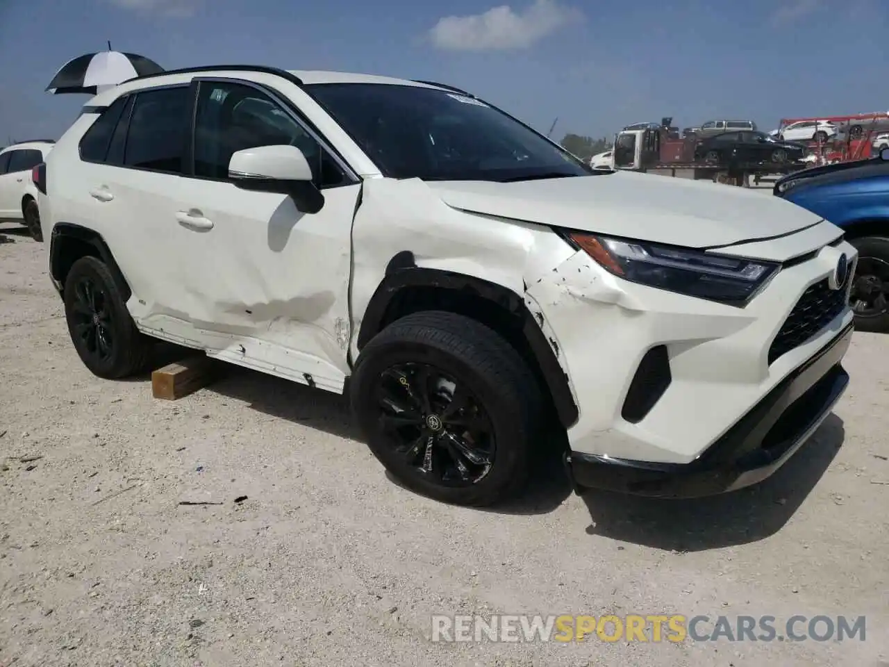 1 Photograph of a damaged car 4T3T6RFV1NU065140 TOYOTA RAV4 2022