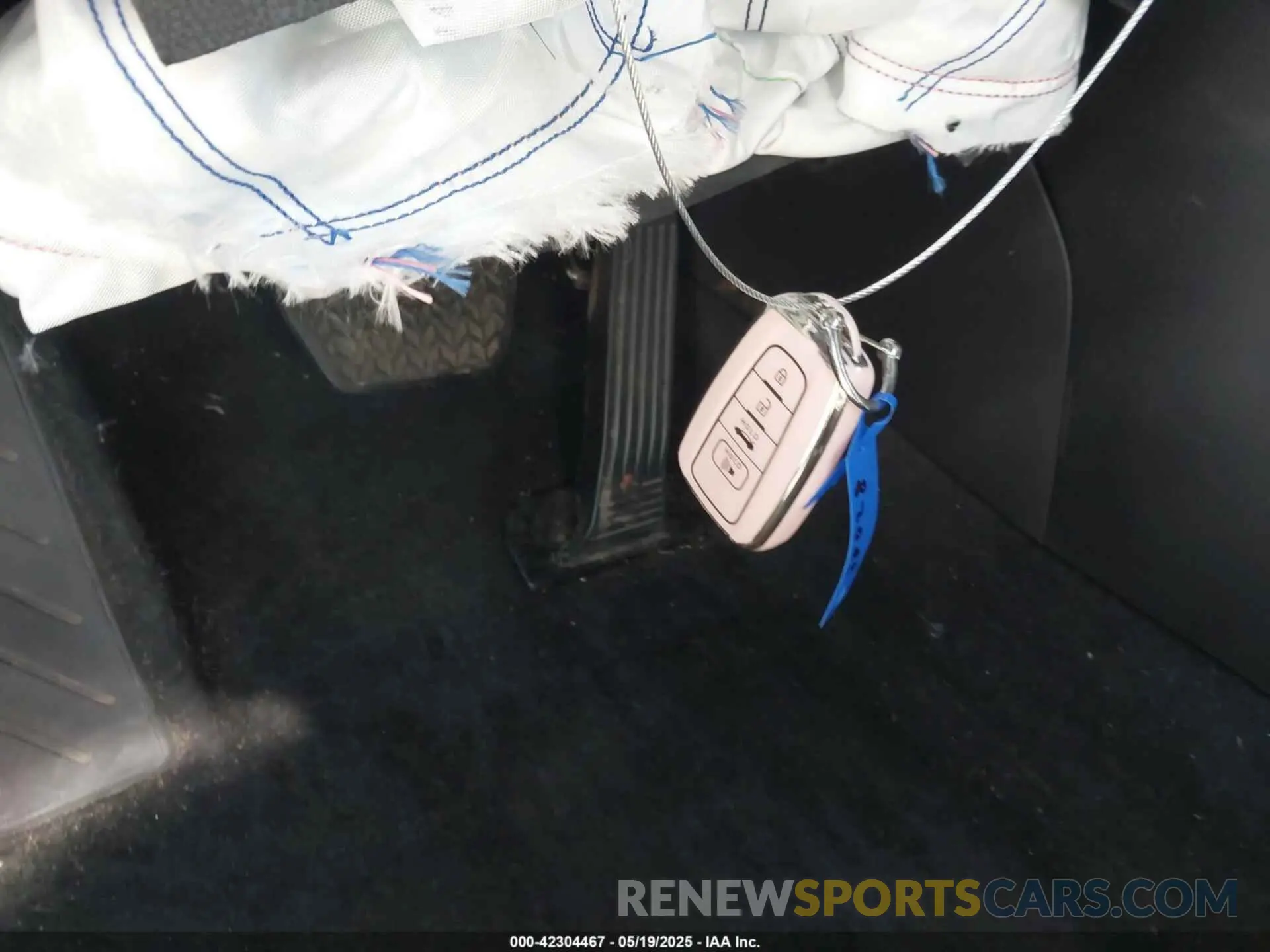 11 Photograph of a damaged car 4T3T6RFV1NU068121 TOYOTA RAV4 2022