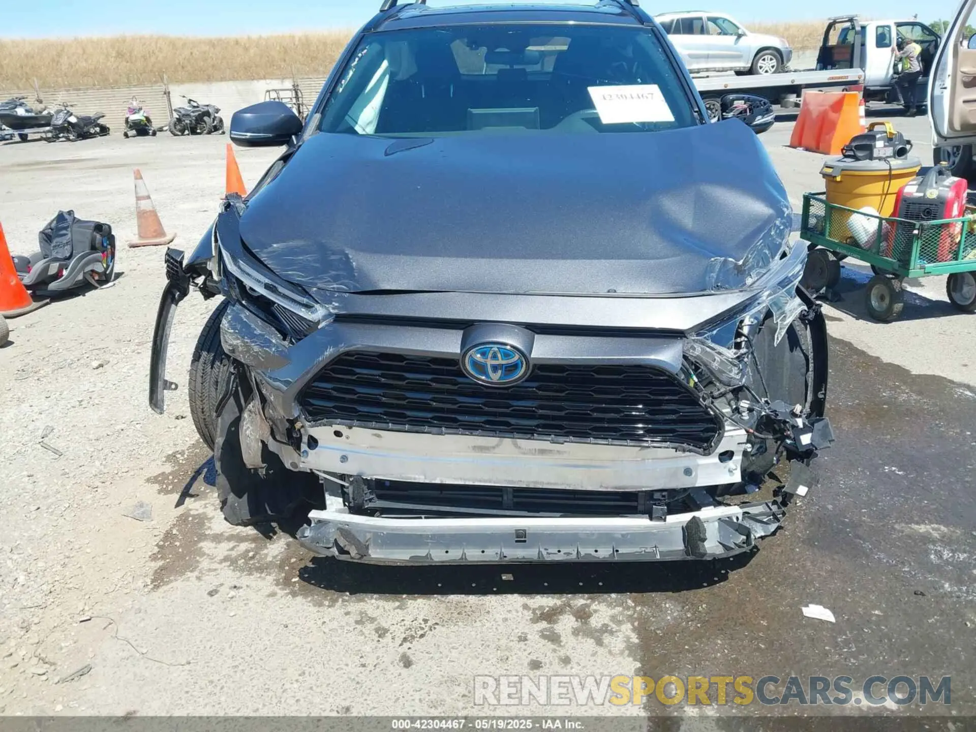 12 Photograph of a damaged car 4T3T6RFV1NU068121 TOYOTA RAV4 2022