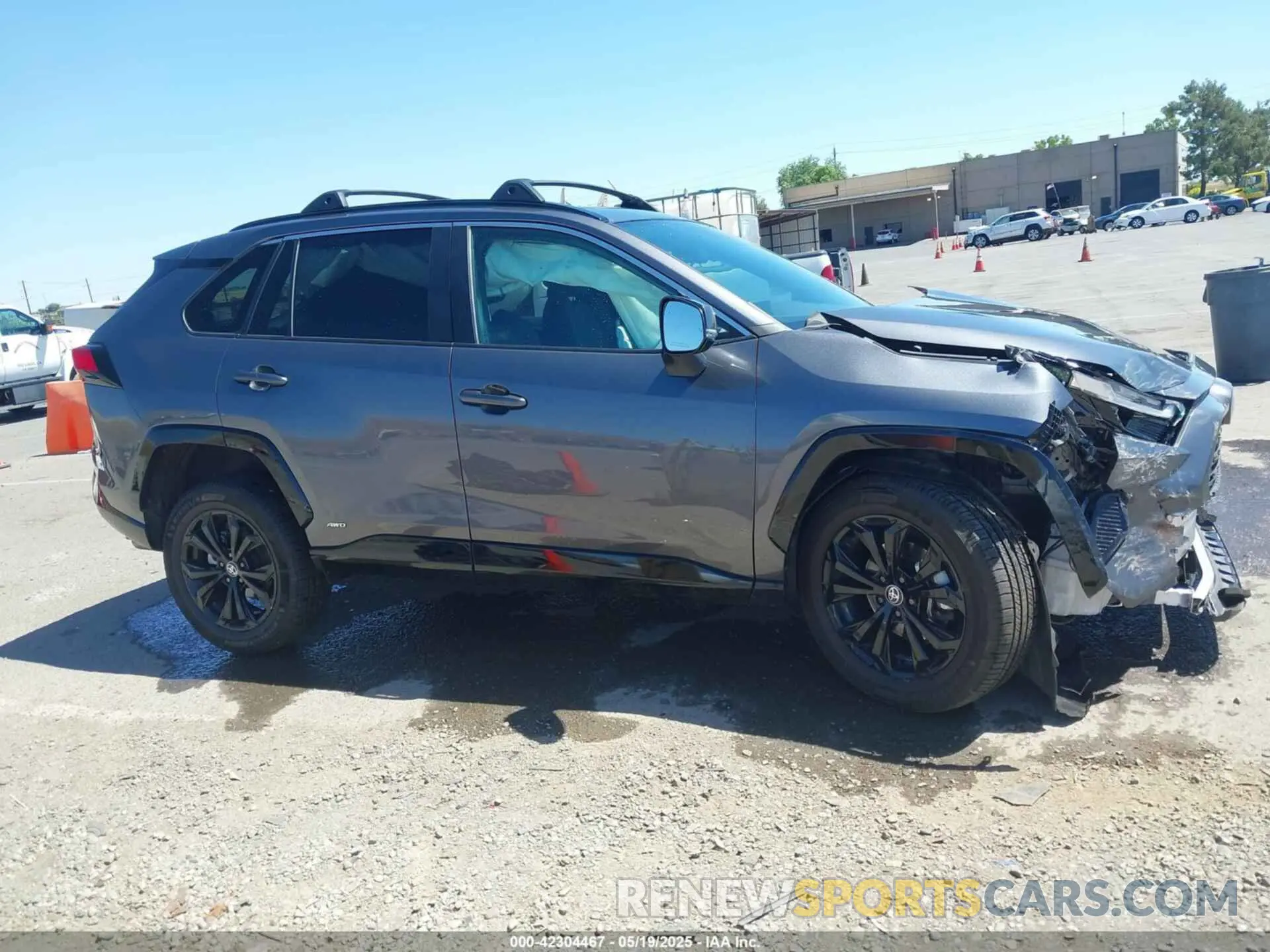 13 Photograph of a damaged car 4T3T6RFV1NU068121 TOYOTA RAV4 2022