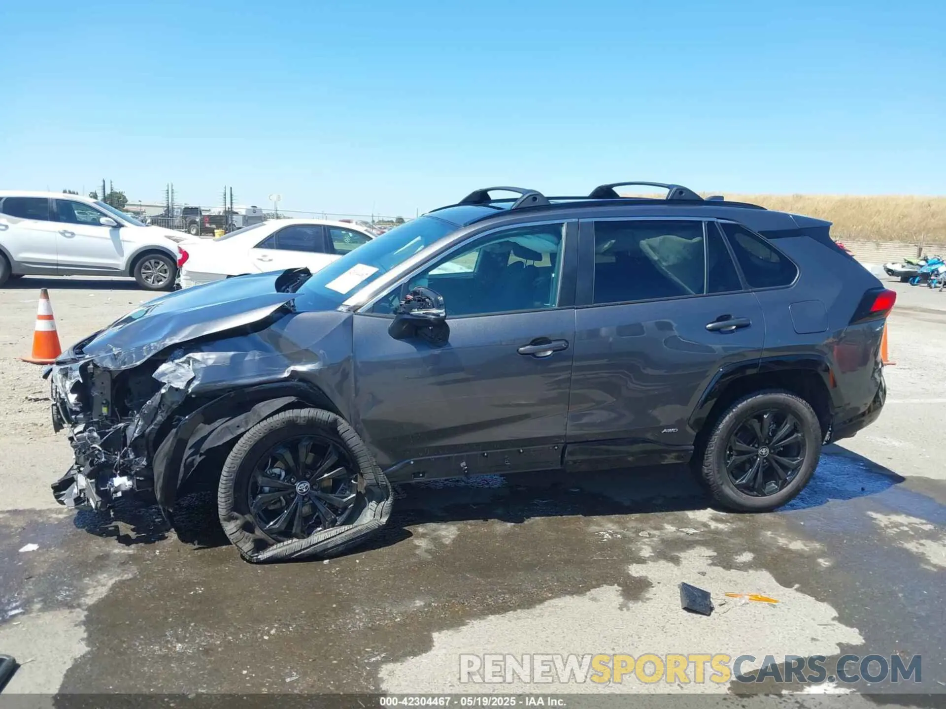 14 Photograph of a damaged car 4T3T6RFV1NU068121 TOYOTA RAV4 2022