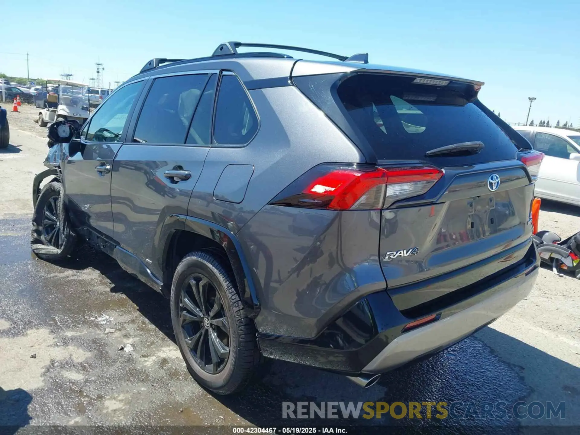 3 Photograph of a damaged car 4T3T6RFV1NU068121 TOYOTA RAV4 2022