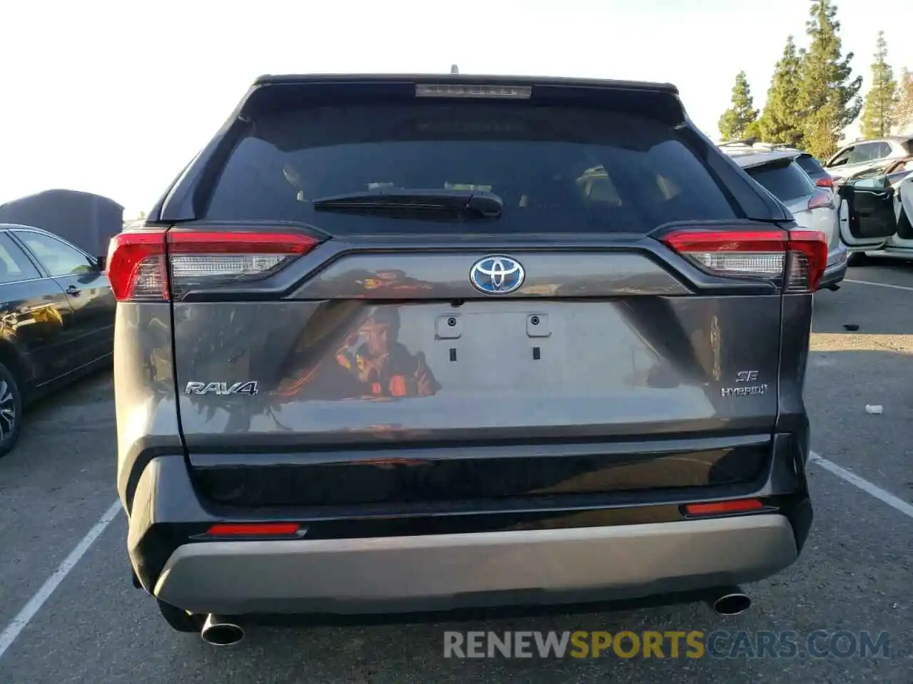 6 Photograph of a damaged car 4T3T6RFV2NU070380 TOYOTA RAV4 2022