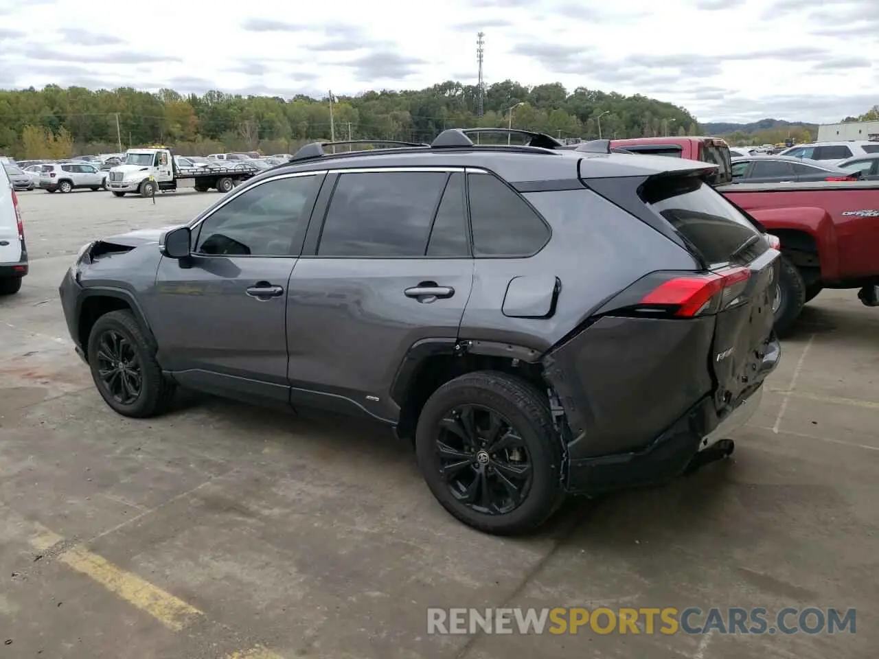 2 Photograph of a damaged car 4T3T6RFV2NU101918 TOYOTA RAV4 2022