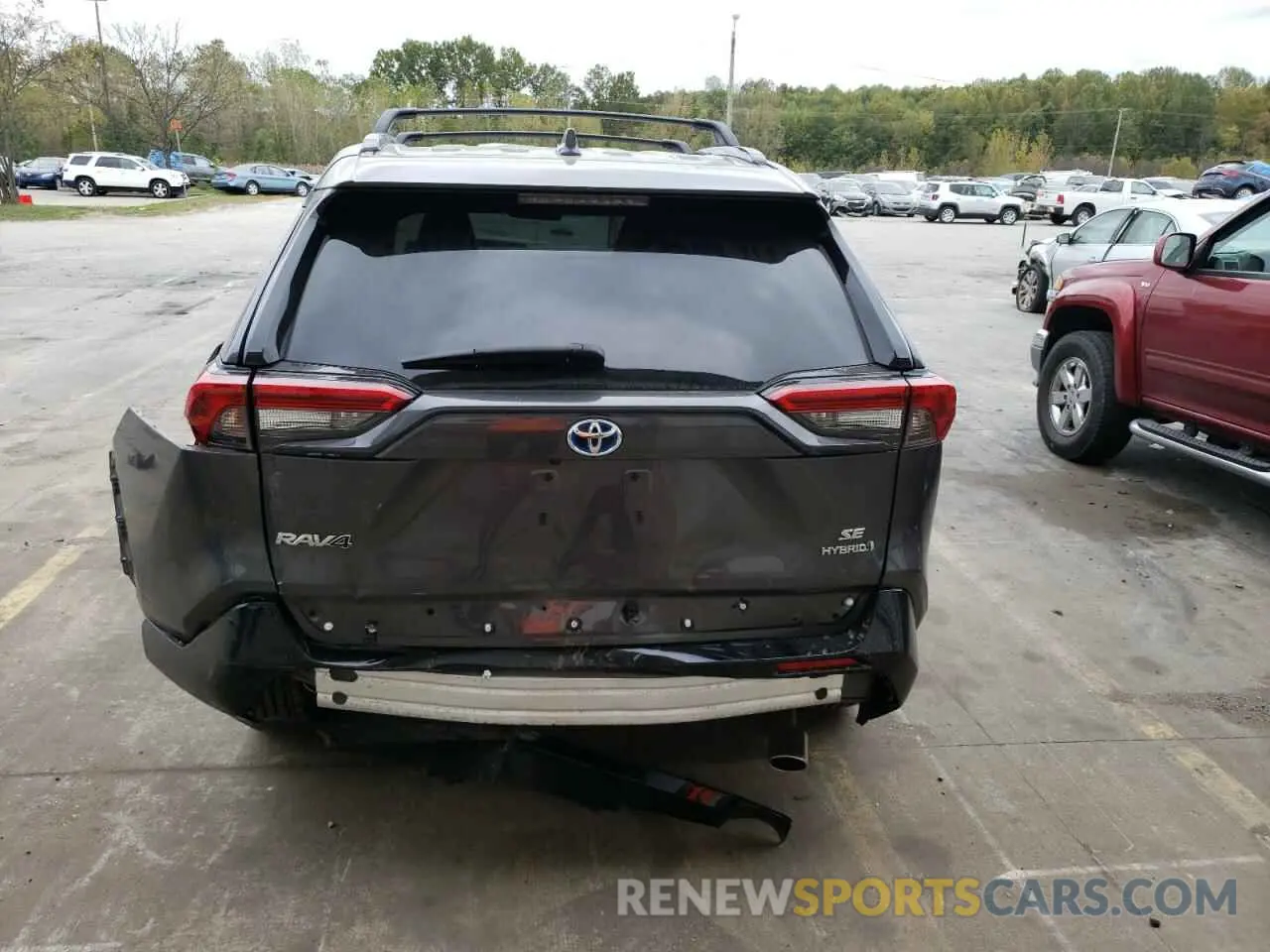 6 Photograph of a damaged car 4T3T6RFV2NU101918 TOYOTA RAV4 2022