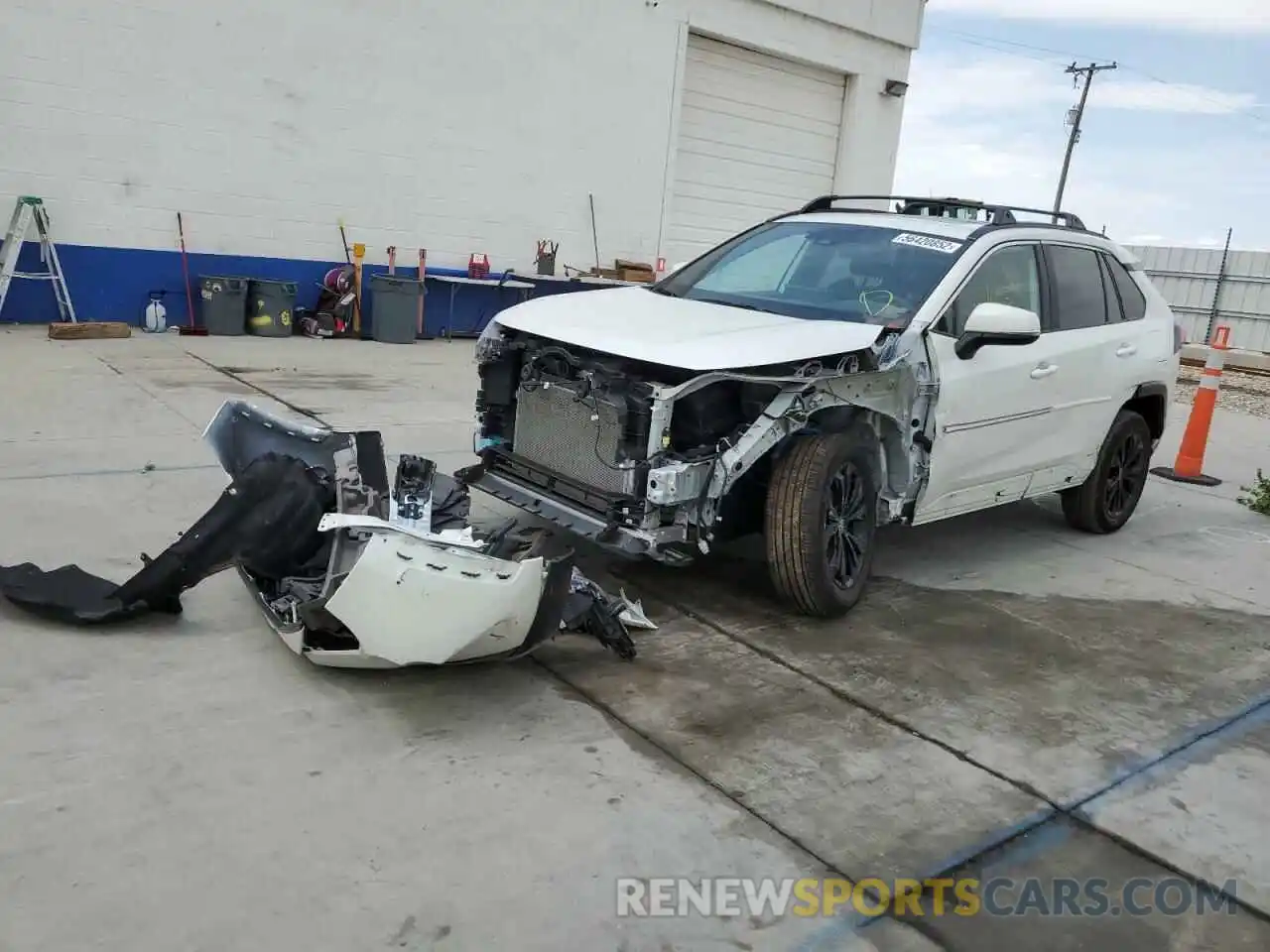 2 Photograph of a damaged car 4T3T6RFV3NU070727 TOYOTA RAV4 2022