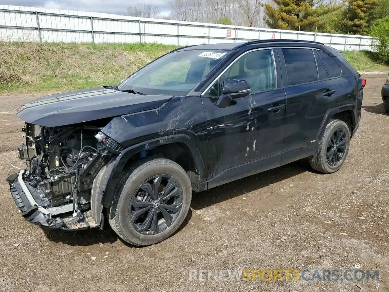 1 Photograph of a damaged car 4T3T6RFV3NU073675 TOYOTA RAV4 2022