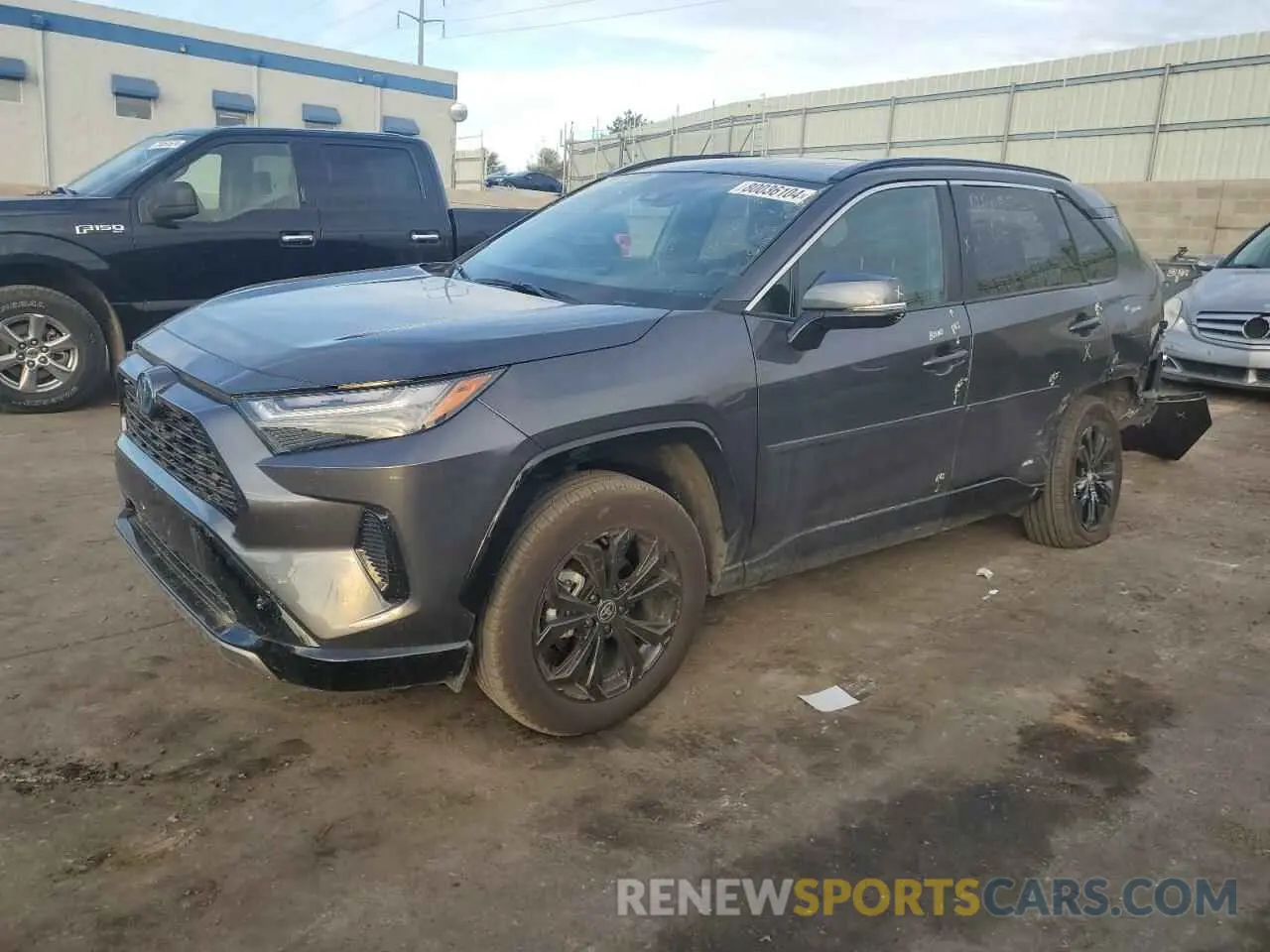 1 Photograph of a damaged car 4T3T6RFV3NU081307 TOYOTA RAV4 2022
