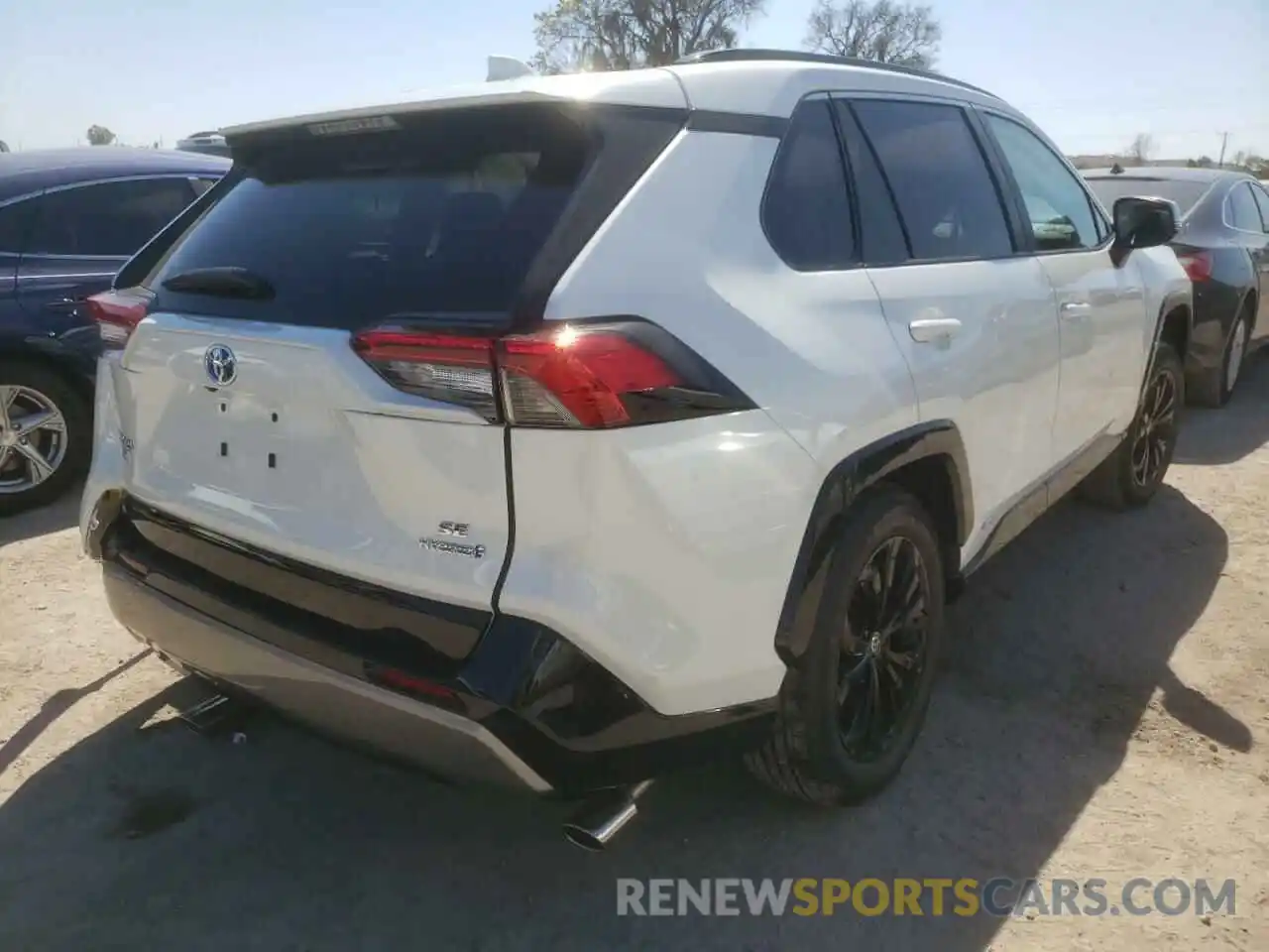 4 Photograph of a damaged car 4T3T6RFV5NU069563 TOYOTA RAV4 2022