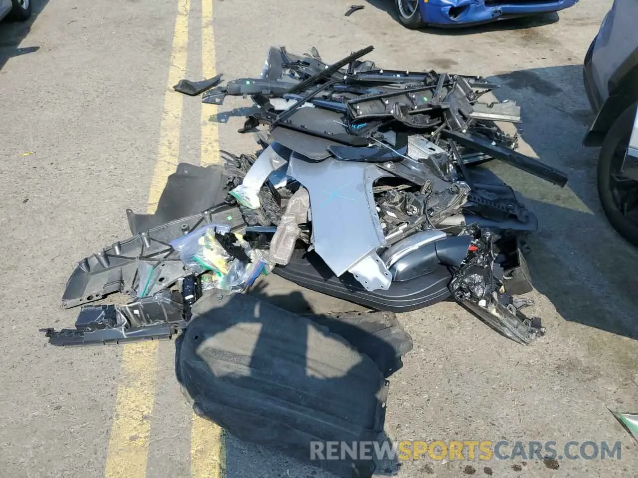 12 Photograph of a damaged car 4T3T6RFV6NU072438 TOYOTA RAV4 2022