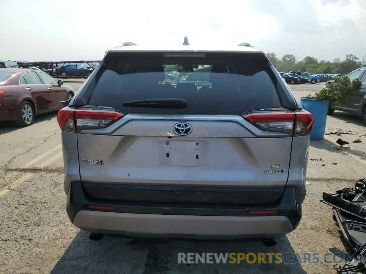 6 Photograph of a damaged car 4T3T6RFV6NU072438 TOYOTA RAV4 2022