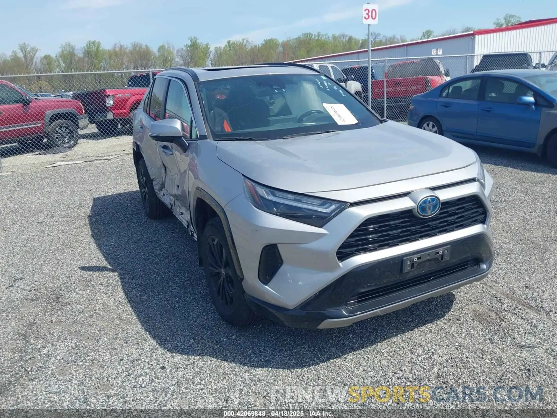 1 Photograph of a damaged car 4T3T6RFV6NU077638 TOYOTA RAV4 2022