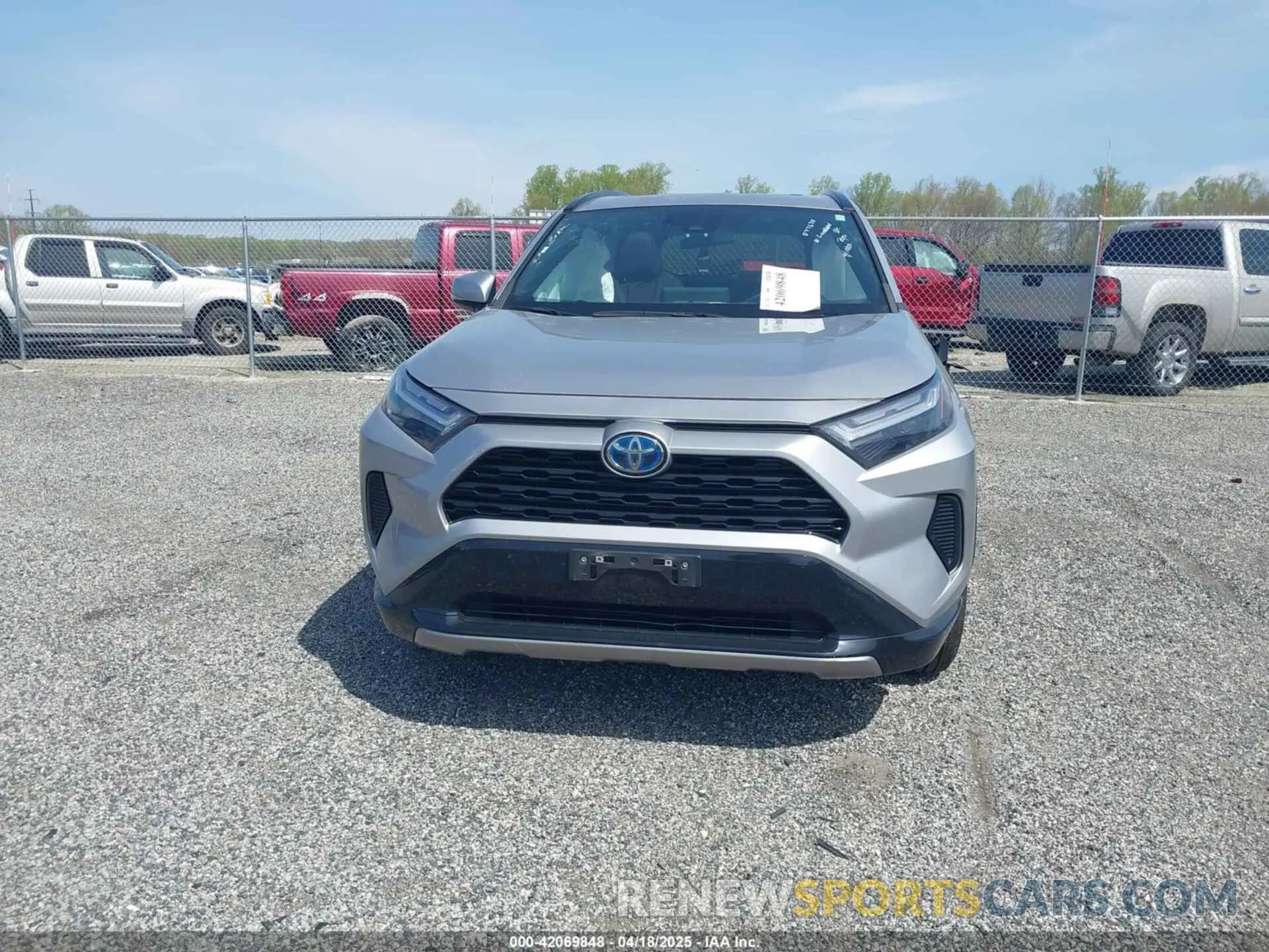 13 Photograph of a damaged car 4T3T6RFV6NU077638 TOYOTA RAV4 2022
