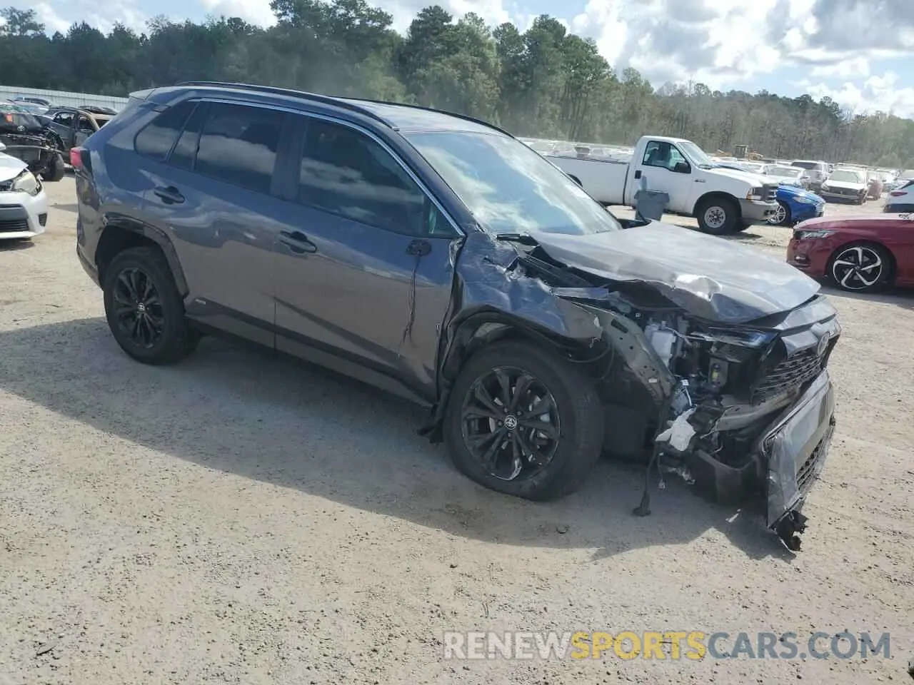 4 Photograph of a damaged car 4T3T6RFV6NU096108 TOYOTA RAV4 2022