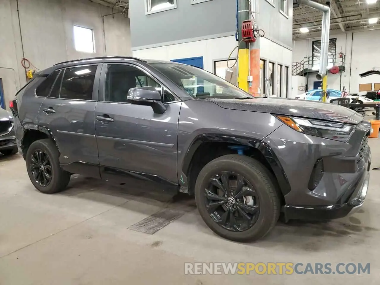 4 Photograph of a damaged car 4T3T6RFV8NU085398 TOYOTA RAV4 2022