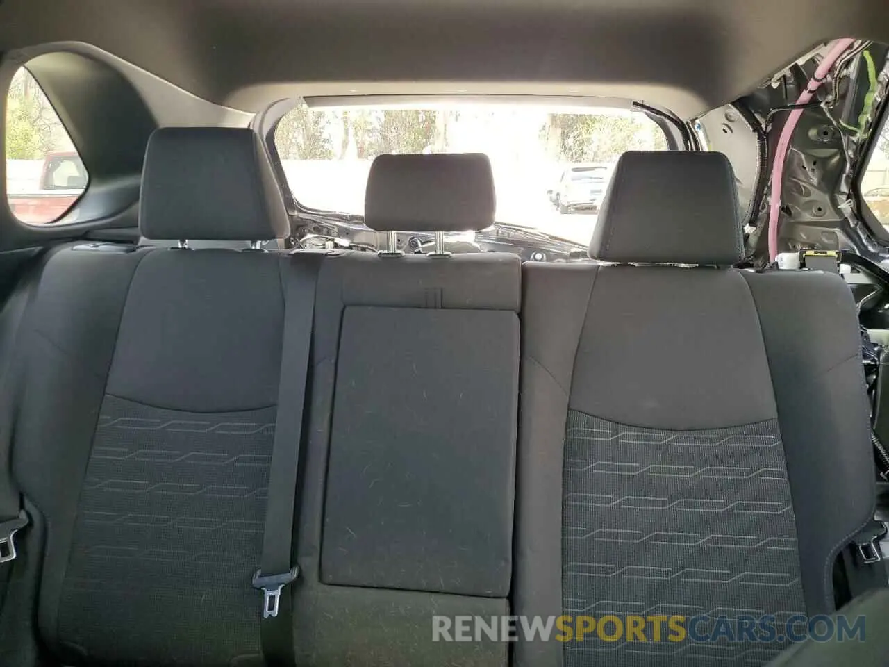 10 Photograph of a damaged car JTM16RFV5ND061452 TOYOTA RAV4 2022
