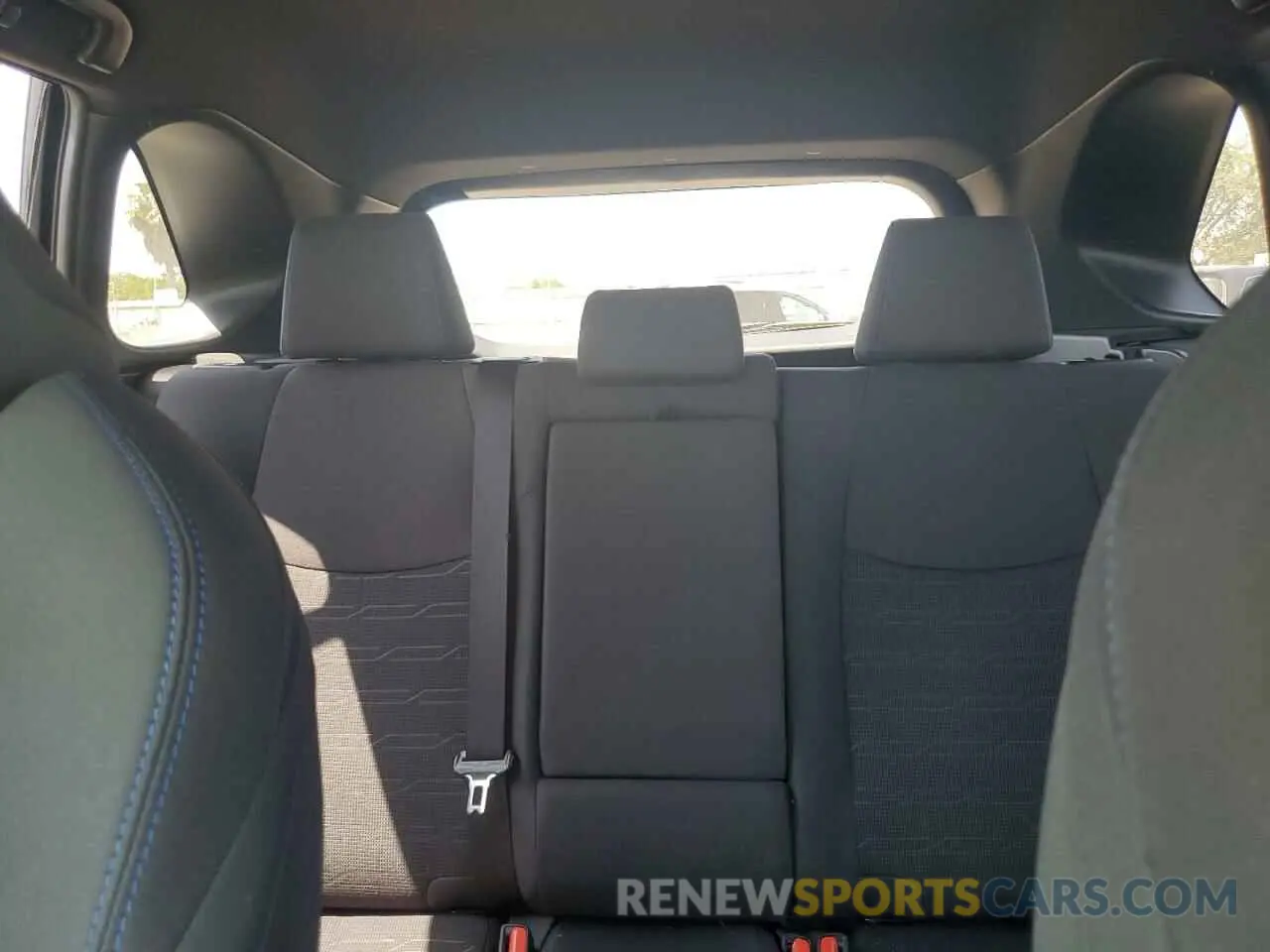 10 Photograph of a damaged car JTM16RFV6ND524537 TOYOTA RAV4 2022
