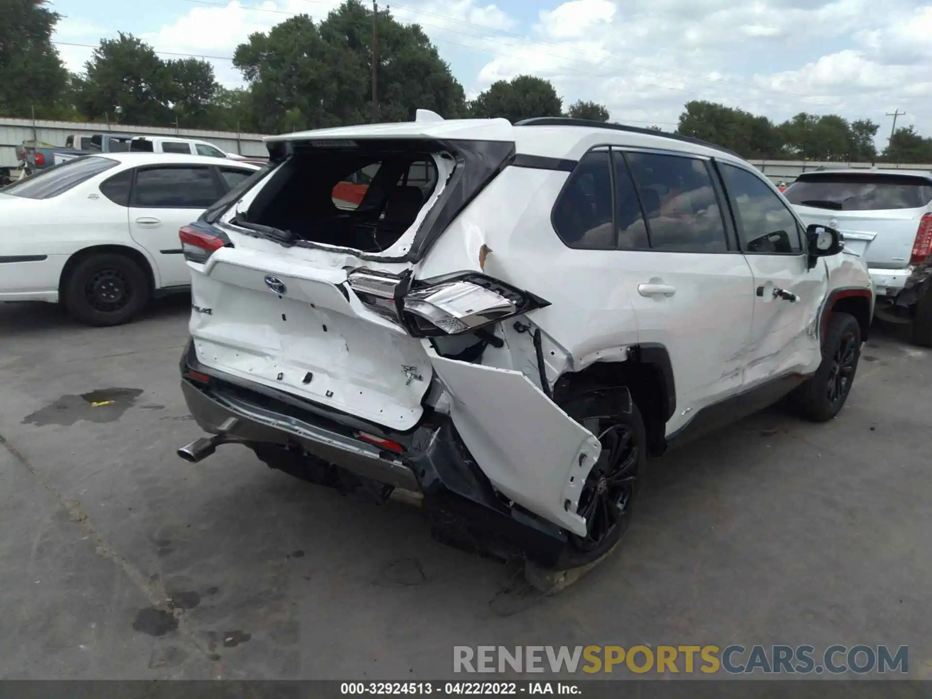 6 Photograph of a damaged car JTM16RFV6NJ016215 TOYOTA RAV4 2022