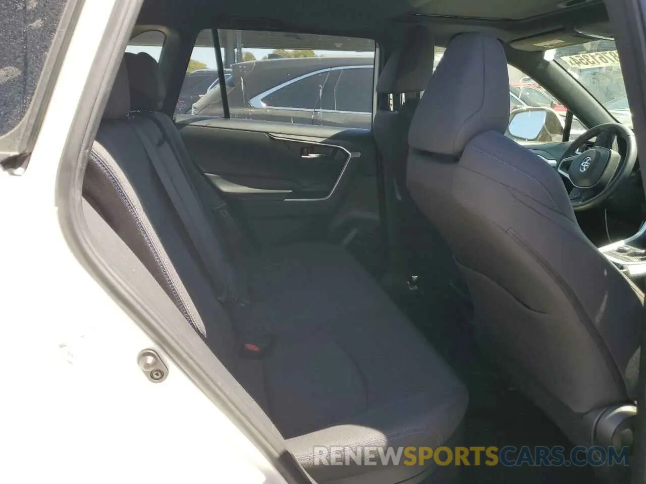 10 Photograph of a damaged car JTM16RFV7ND529357 TOYOTA RAV4 2022