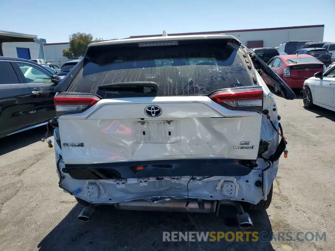 6 Photograph of a damaged car JTM16RFV7ND529357 TOYOTA RAV4 2022