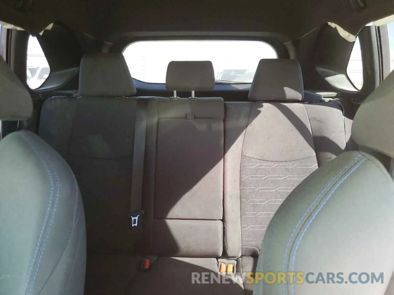 10 Photograph of a damaged car JTM16RFV8ND053538 TOYOTA RAV4 2022