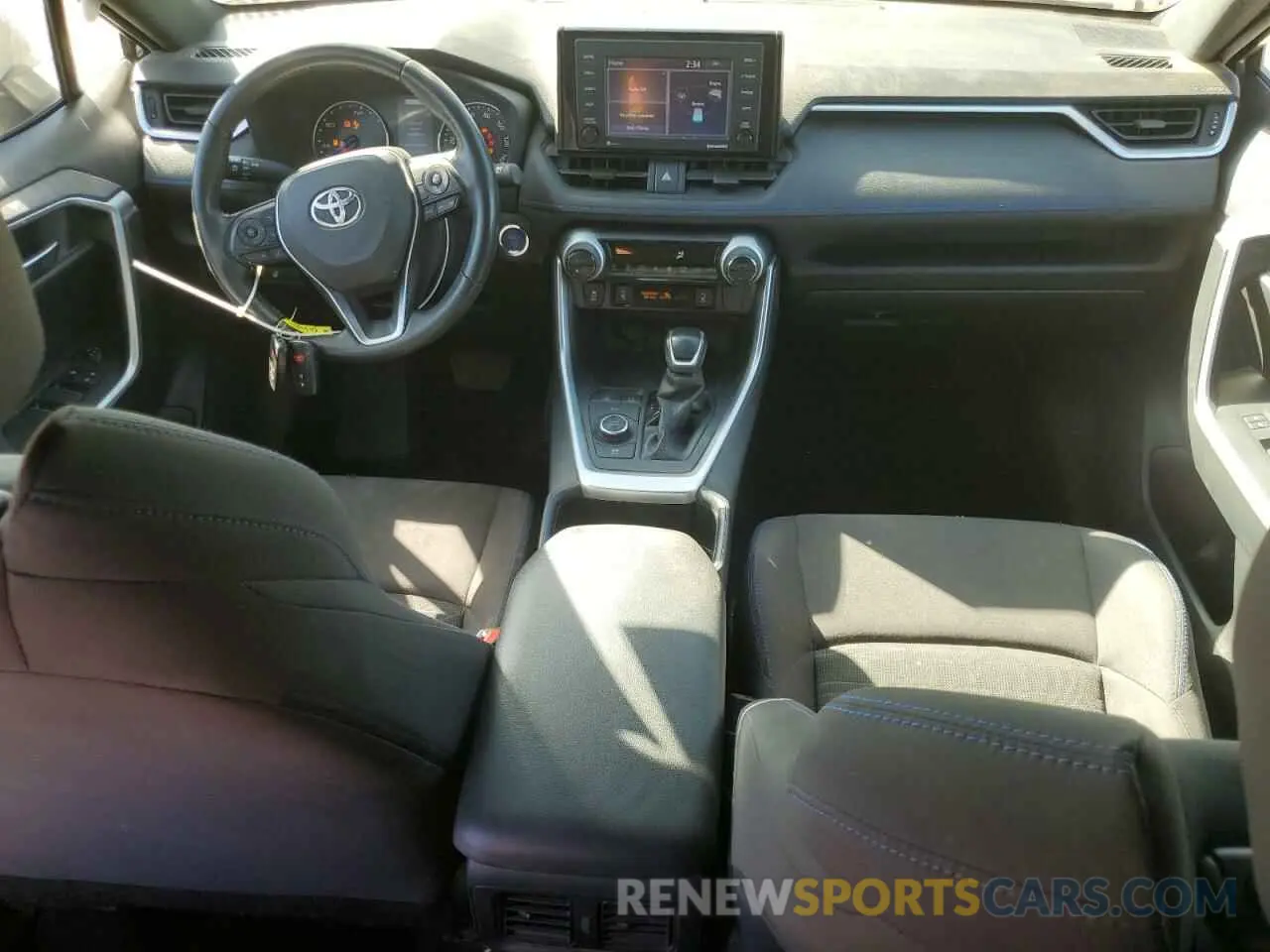 8 Photograph of a damaged car JTM16RFV8ND053538 TOYOTA RAV4 2022
