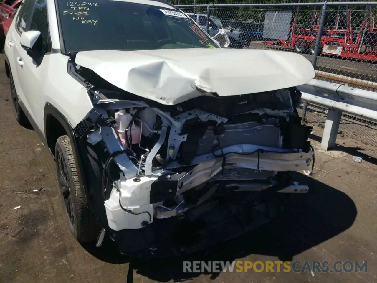 9 Photograph of a damaged car JTM16RFV8NJ015809 TOYOTA RAV4 2022