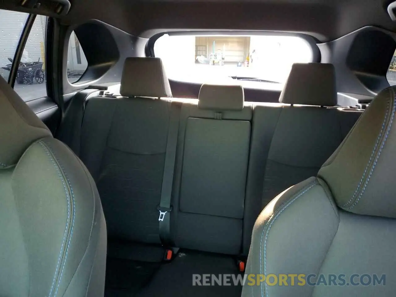 10 Photograph of a damaged car JTM16RFVXND069028 TOYOTA RAV4 2022