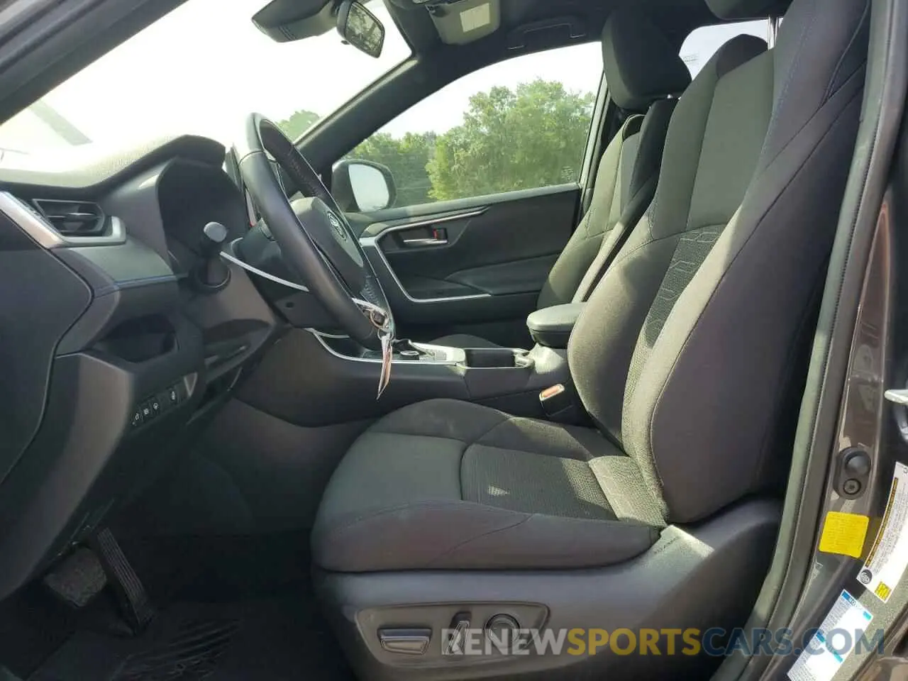 7 Photograph of a damaged car JTM16RFVXNJ016590 TOYOTA RAV4 2022