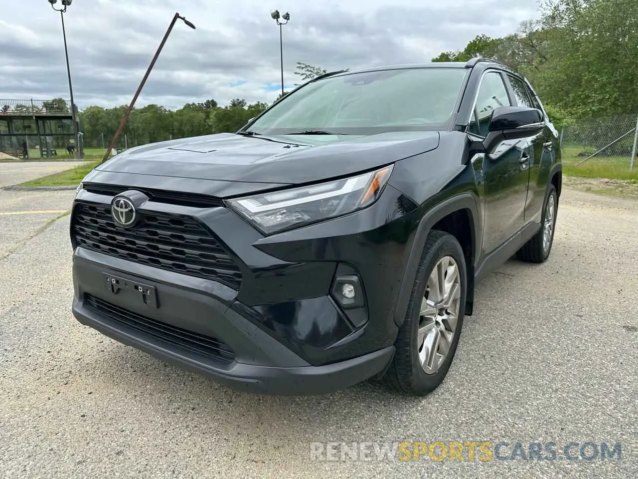 2 Photograph of a damaged car JTMA1RFV5ND087334 TOYOTA RAV4 2022