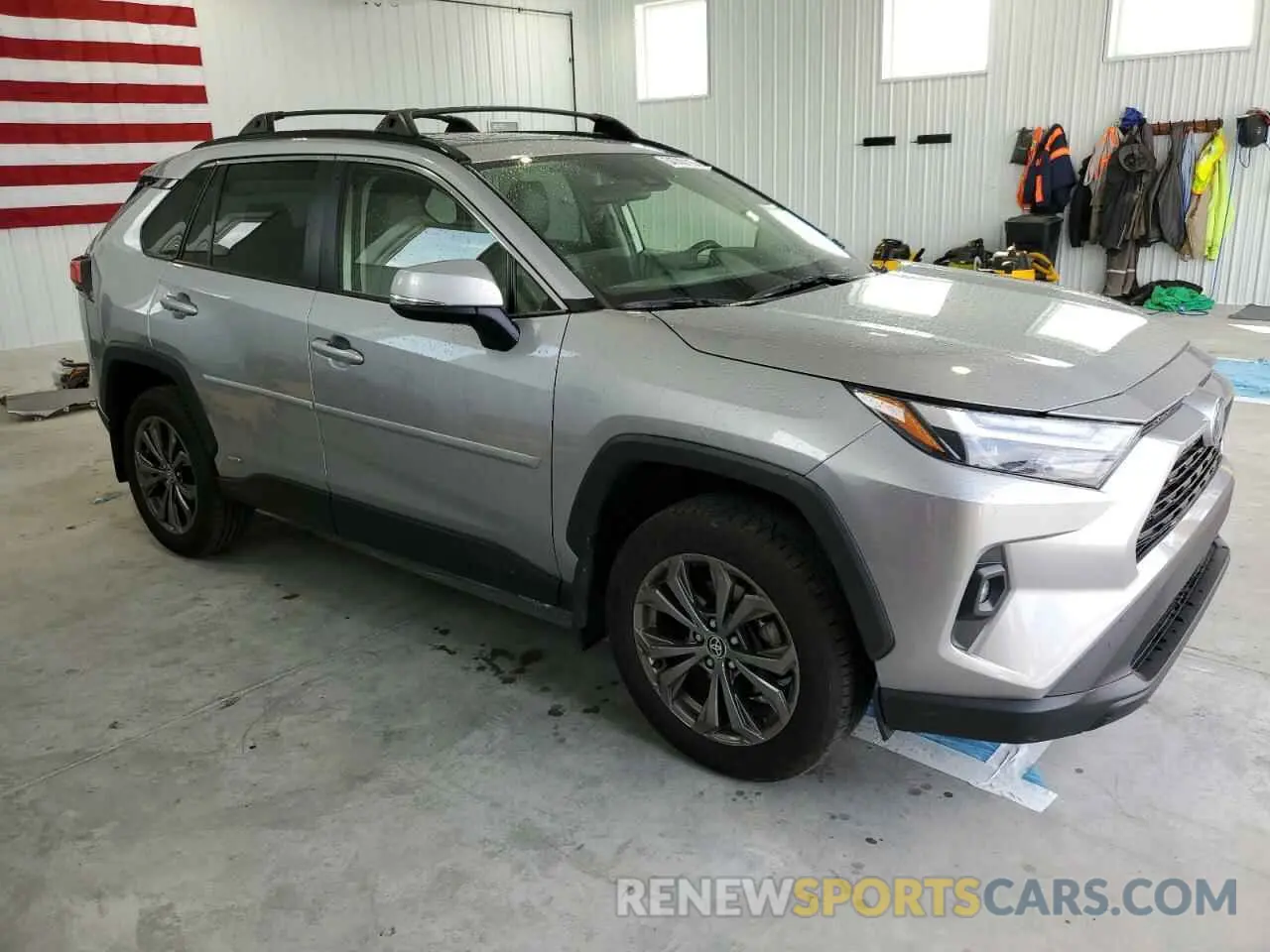 4 Photograph of a damaged car JTMB6RFV0ND052324 TOYOTA RAV4 2022