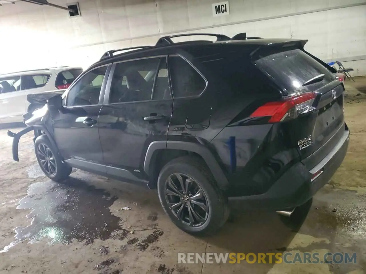 2 Photograph of a damaged car JTMB6RFV0ND066899 TOYOTA RAV4 2022