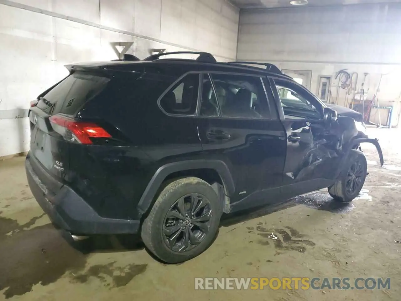 3 Photograph of a damaged car JTMB6RFV0ND066899 TOYOTA RAV4 2022