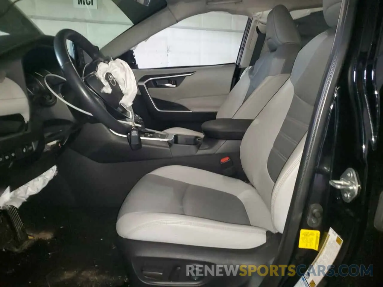 7 Photograph of a damaged car JTMB6RFV0ND066899 TOYOTA RAV4 2022
