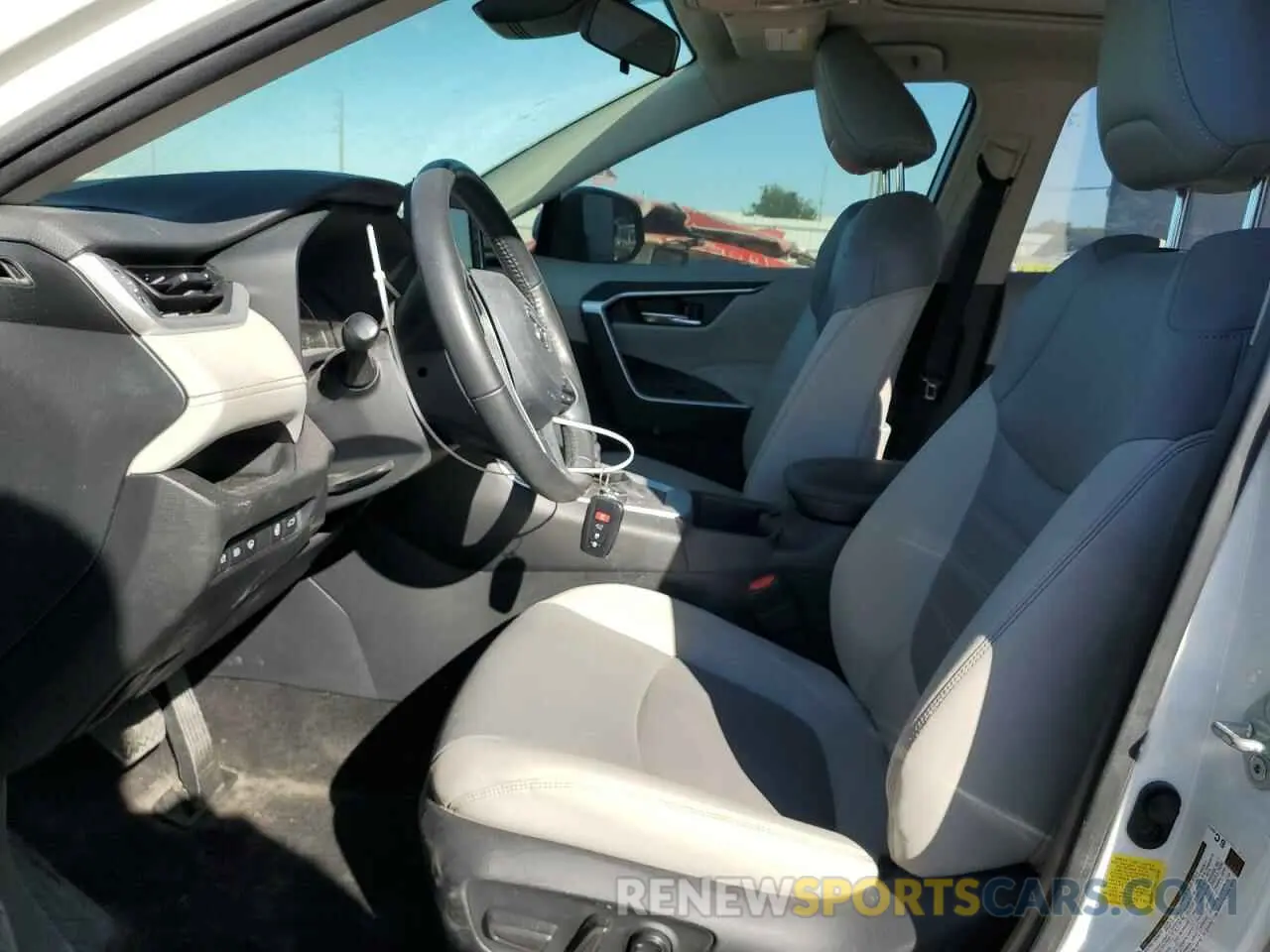 7 Photograph of a damaged car JTMB6RFV1ND533845 TOYOTA RAV4 2022