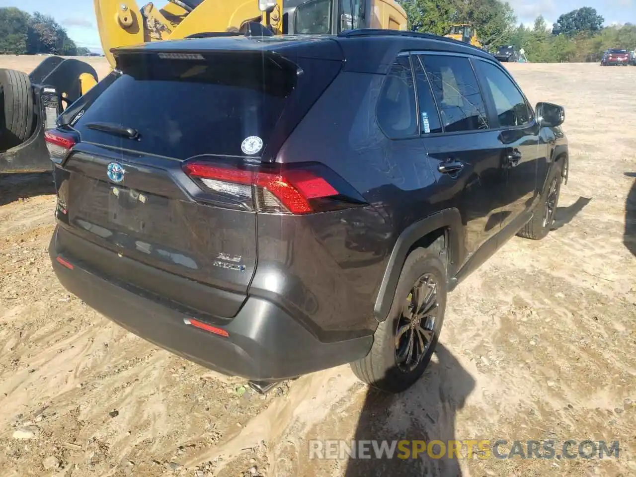 4 Photograph of a damaged car JTMB6RFV2ND051241 TOYOTA RAV4 2022