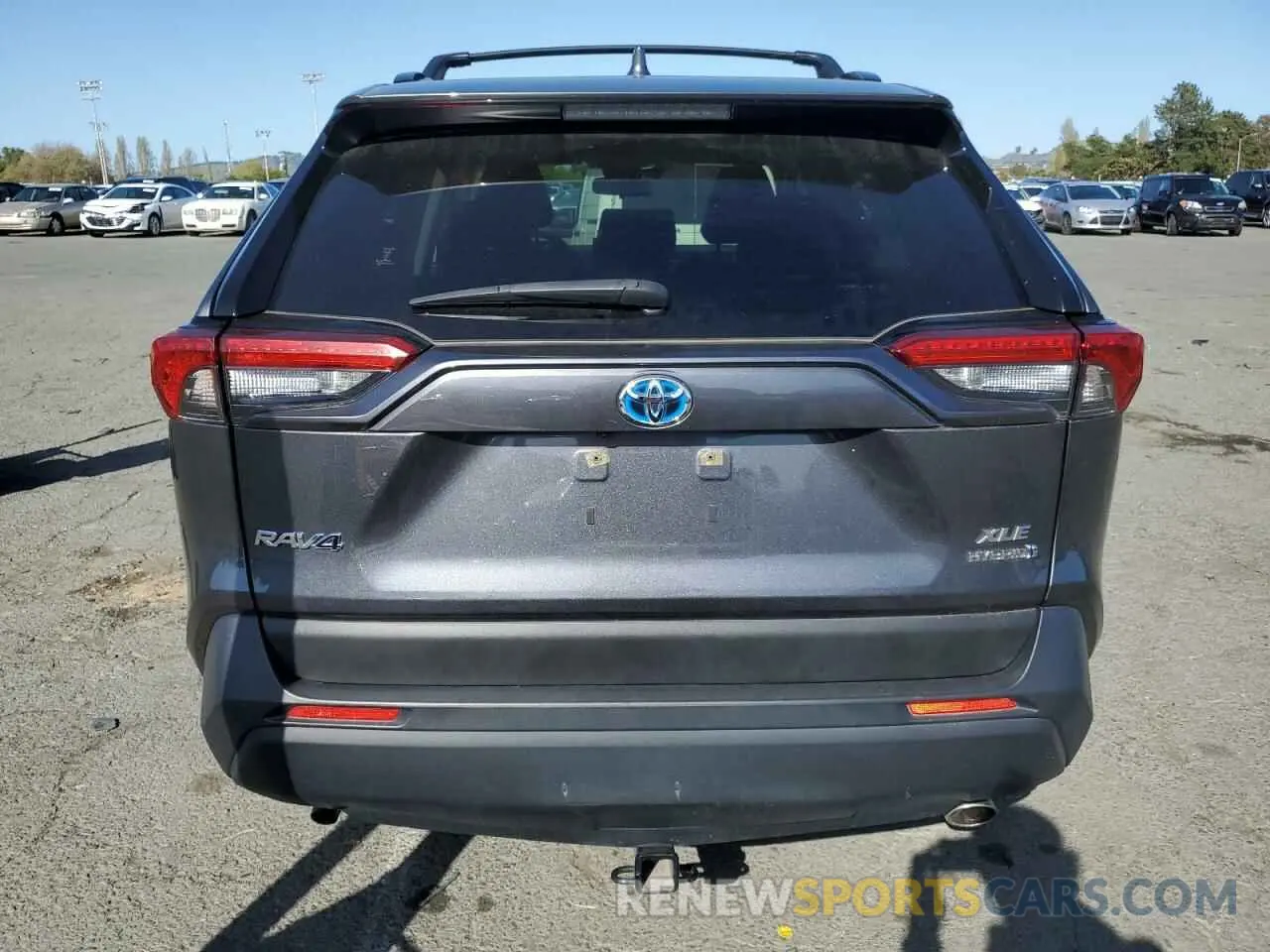 6 Photograph of a damaged car JTMB6RFV6ND047600 TOYOTA RAV4 2022