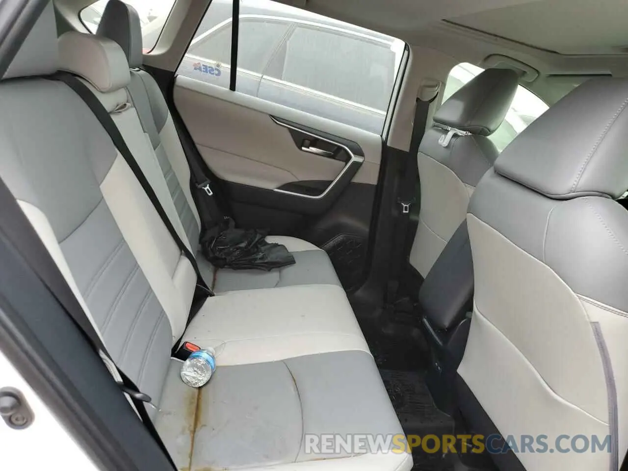 10 Photograph of a damaged car JTMB6RFV6ND078801 TOYOTA RAV4 2022