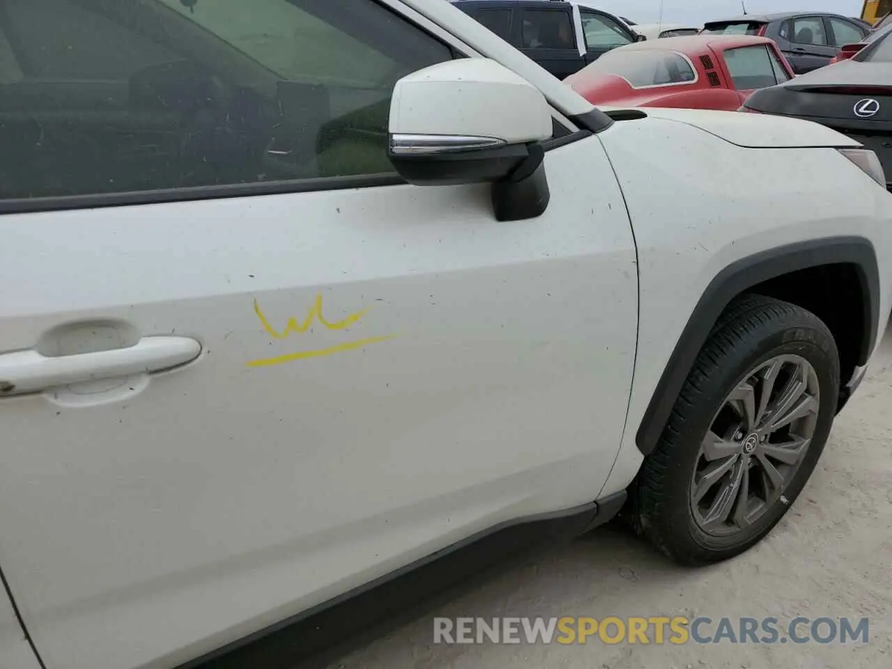 12 Photograph of a damaged car JTMB6RFV6ND078801 TOYOTA RAV4 2022