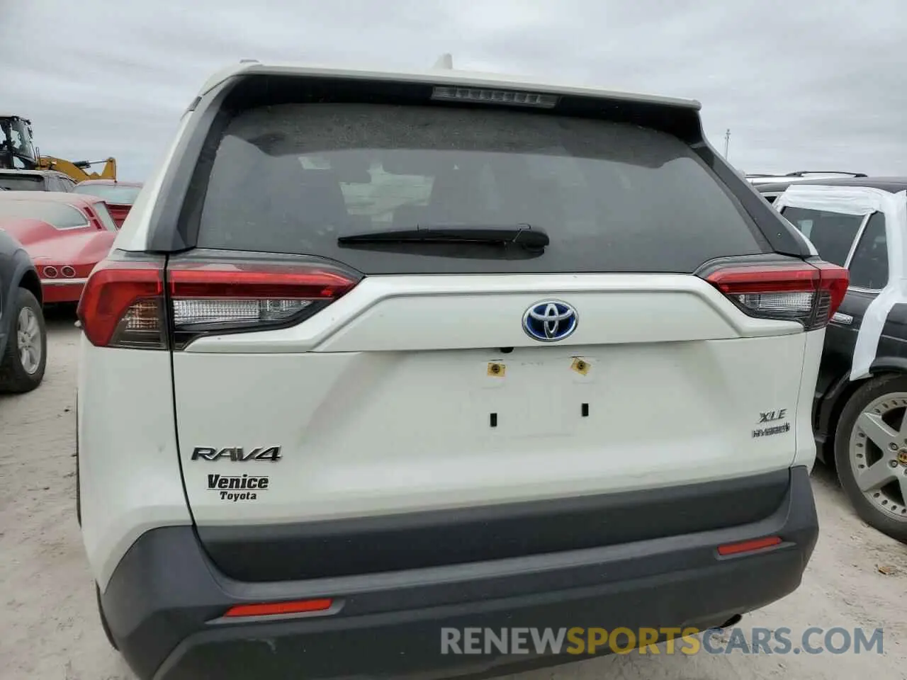 6 Photograph of a damaged car JTMB6RFV6ND078801 TOYOTA RAV4 2022